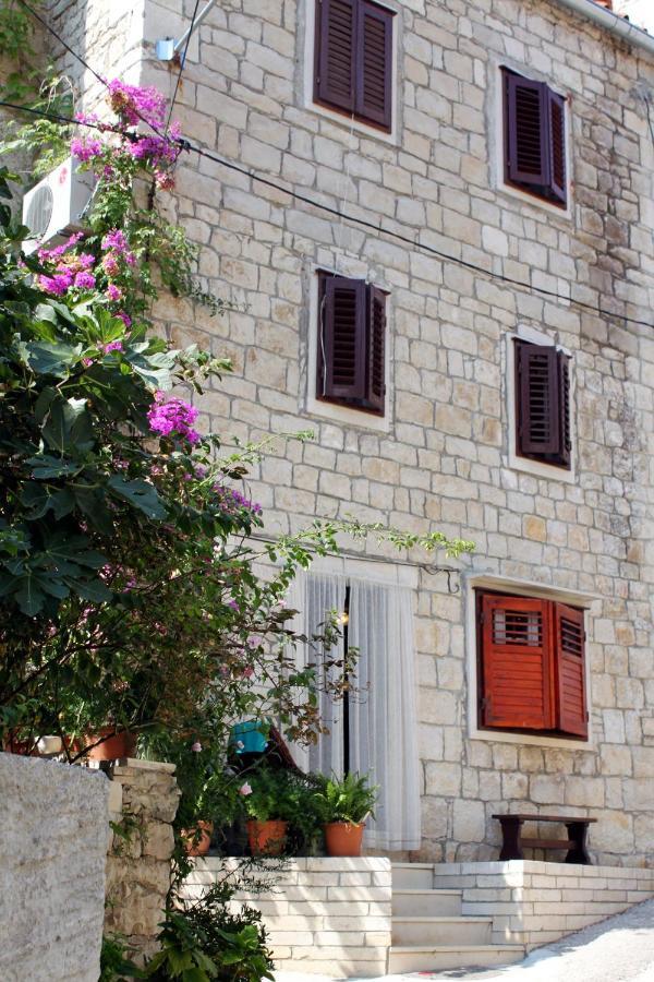 Apartments By The Sea Pucisca, Brac - 770 エクステリア 写真