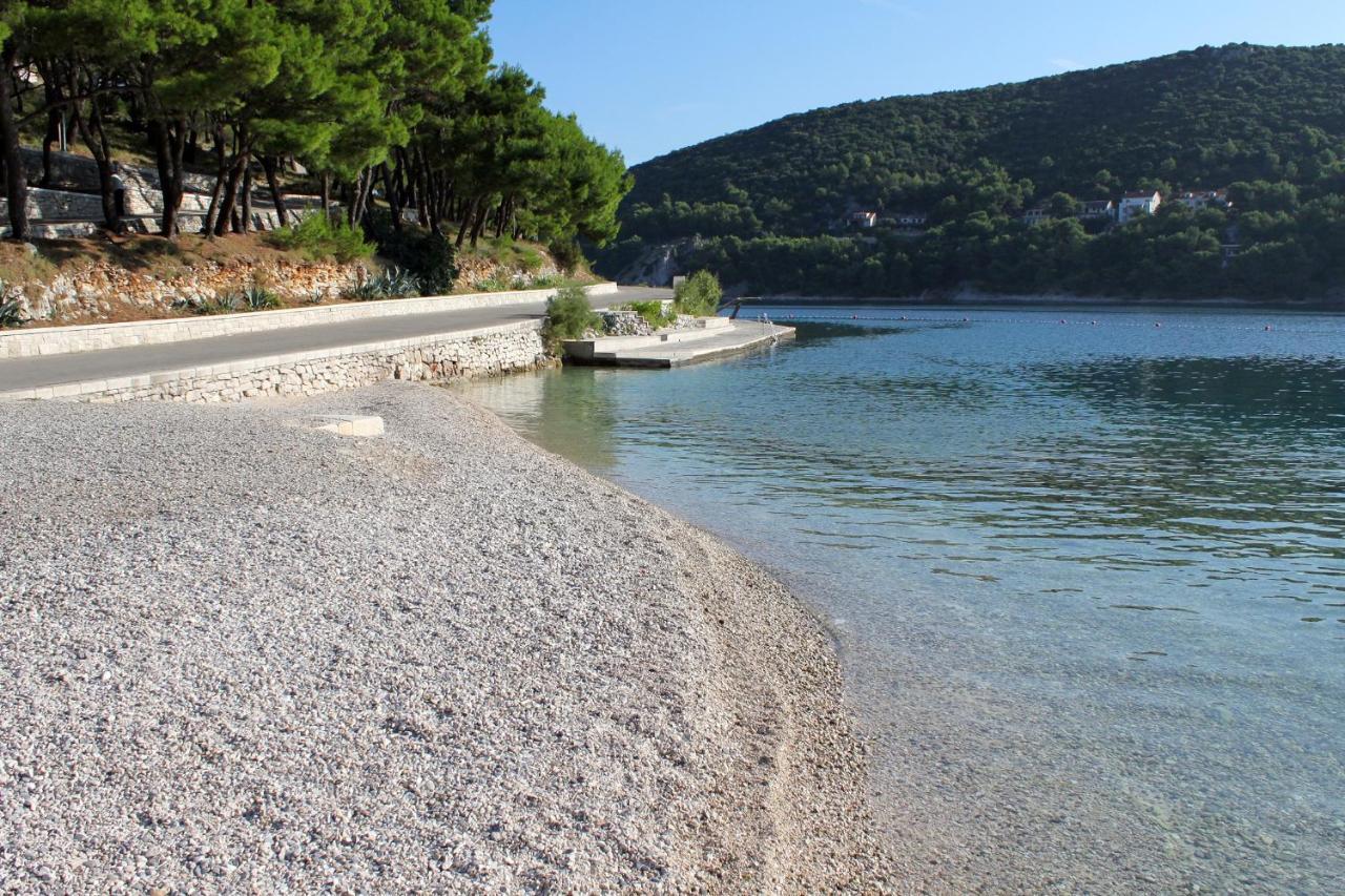 Apartments By The Sea Pucisca, Brac - 770 エクステリア 写真