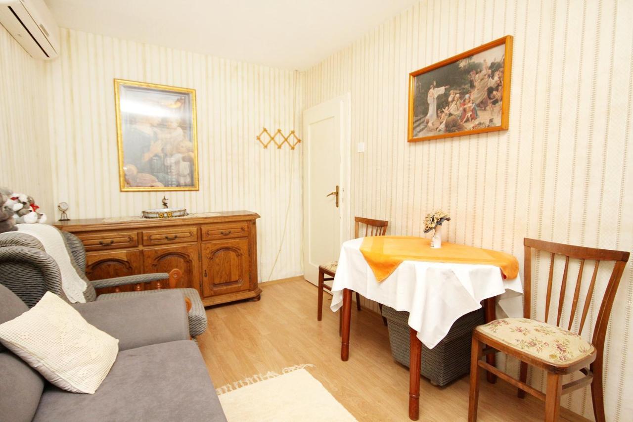 Apartments By The Sea Pucisca, Brac - 770 エクステリア 写真
